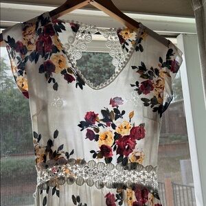 💐 Floral Crochet/Lace-Trimmed Maxi Dress